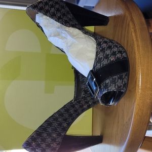 Gianni Bini Black and Gray Heels